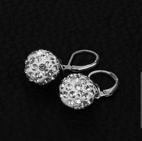 Jewelry - Snowflake ❄ Dangle Earrings ⭐⭐⭐⭐⭐